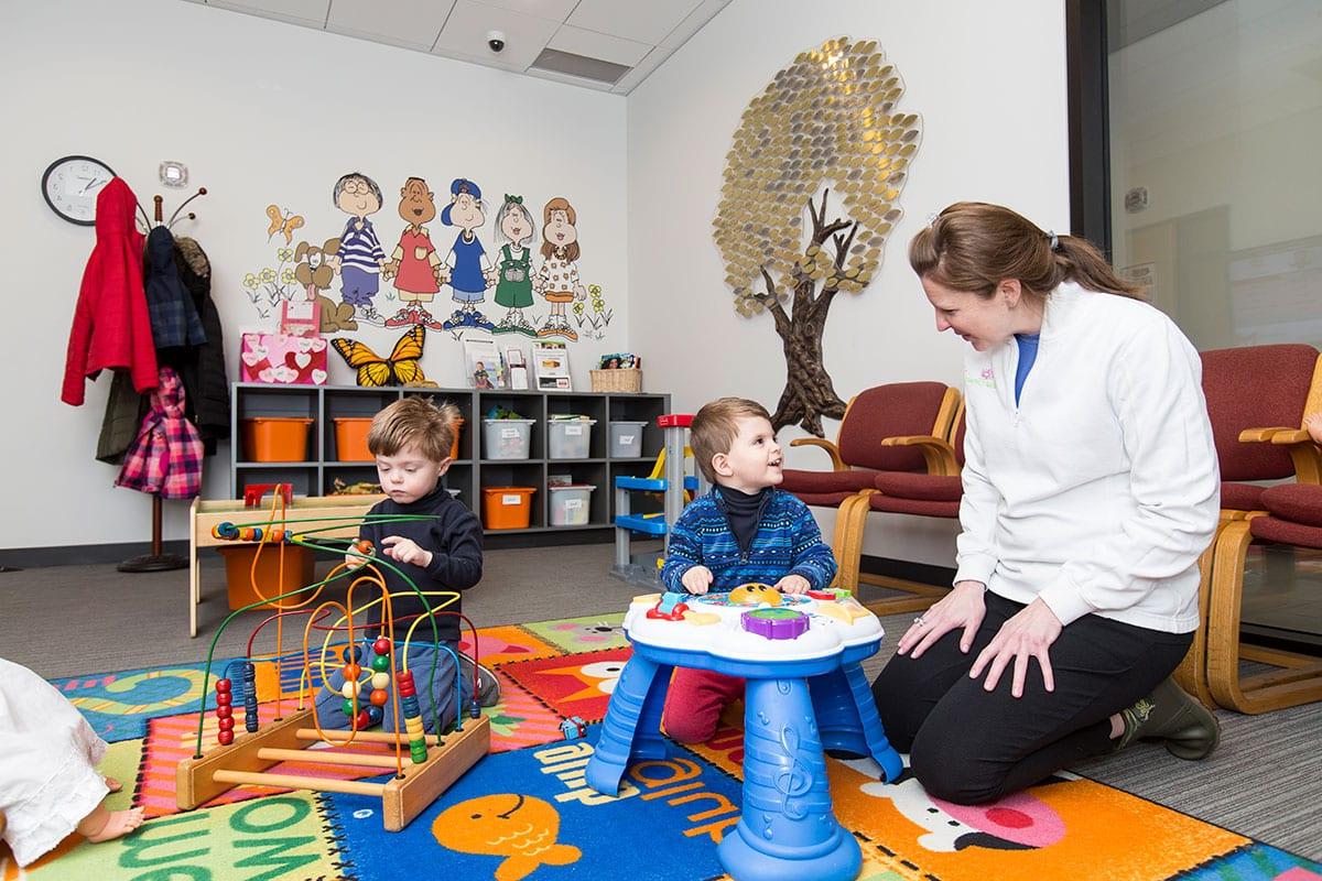 student working with patients in Speech language pathology program